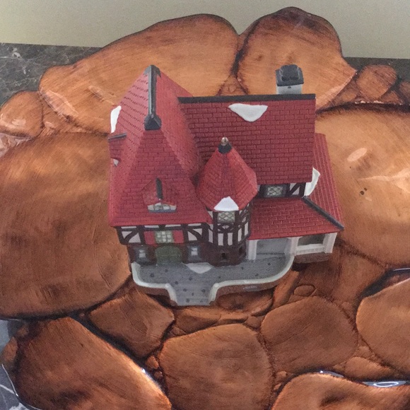 Miniature house size 8 by 8 by 5 inches - Picture 4 of 17